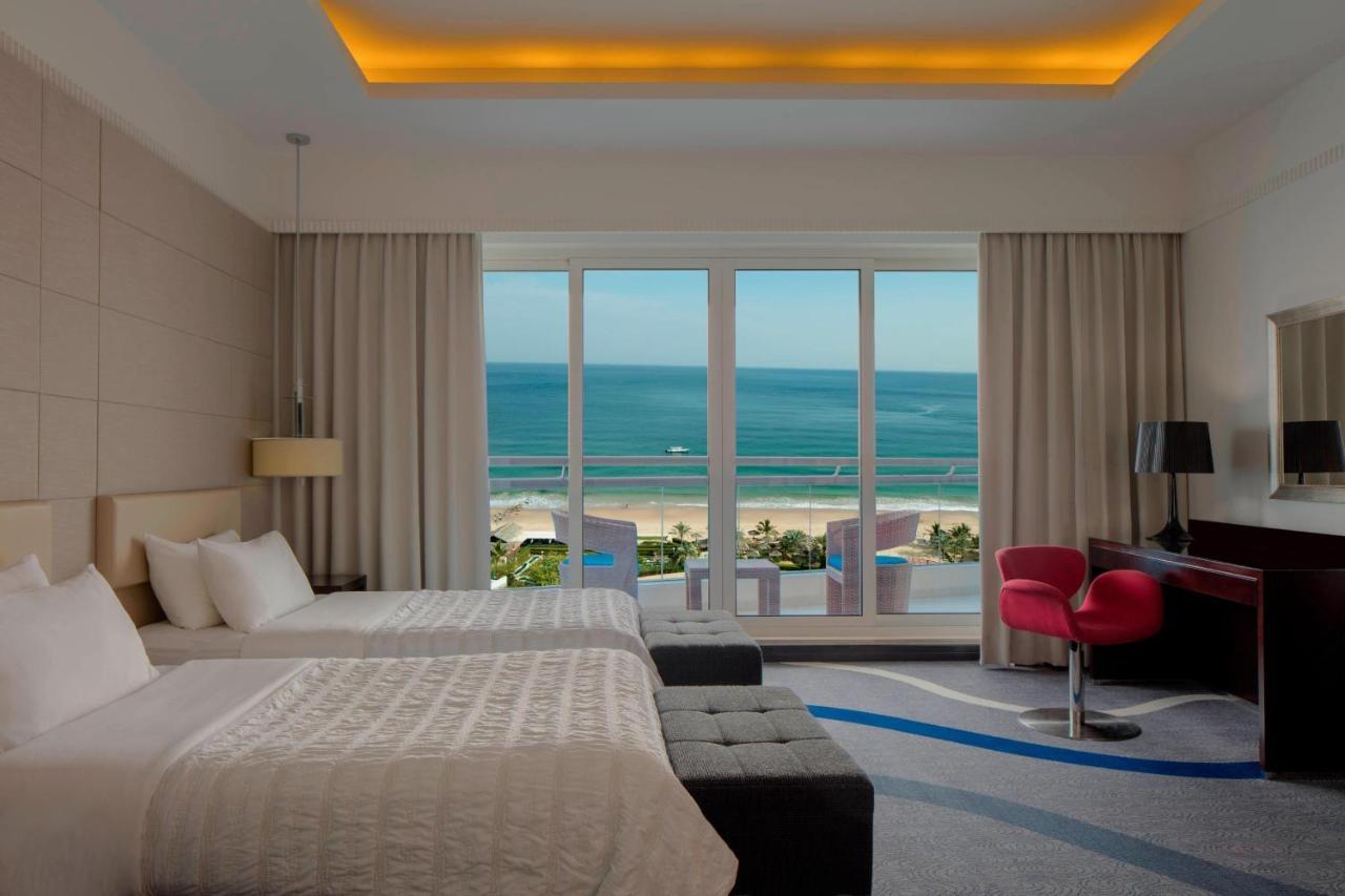 Le Meridien Al Aqah Beach Resort Exterior photo